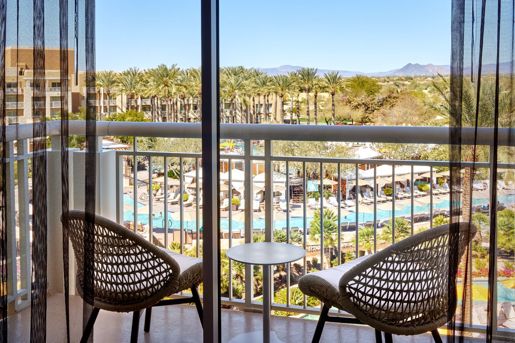 jw-phxdr-pool-view-38828_Classic-Hor