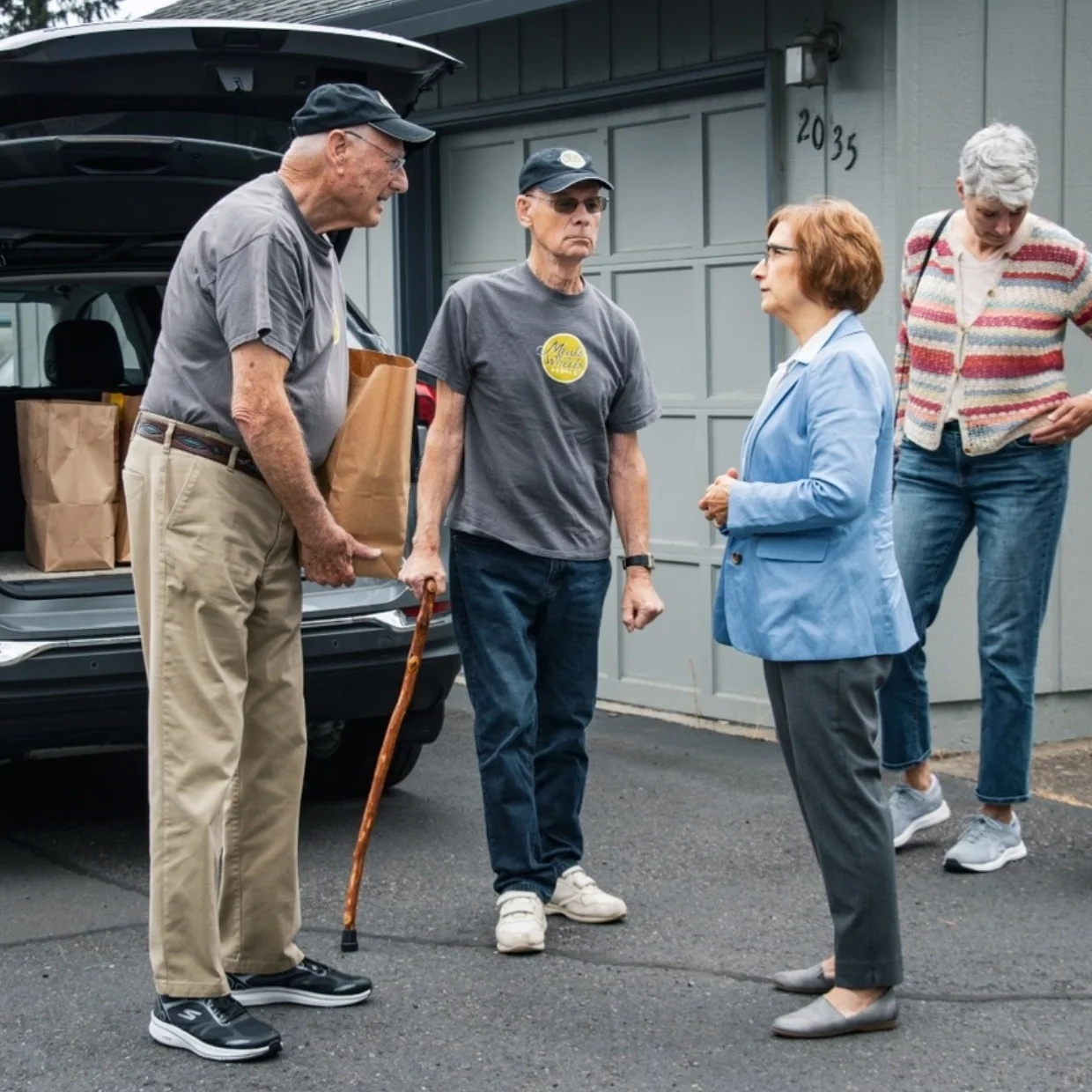 Rep. Suzanne Bonamici (D-OR) meets with Meals on Wheels